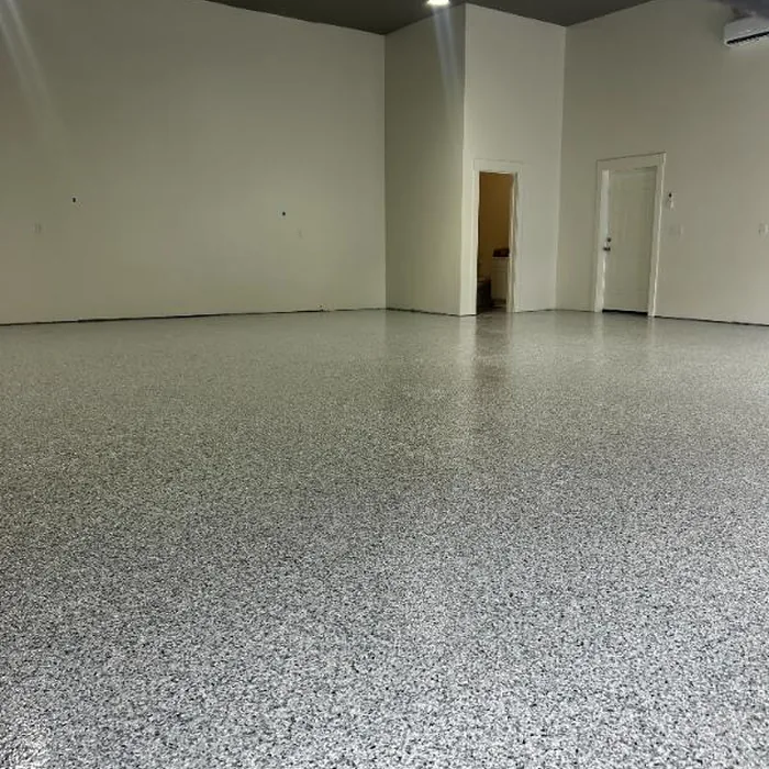 Large flake-coated shop floor